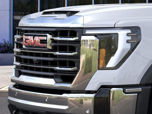 New 2026 GMC Sierra 3500 SLT w/ SLT Convenience Package image 37