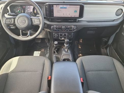 Used 2024 Jeep Wrangler Unlimited AWD/4WD image 14