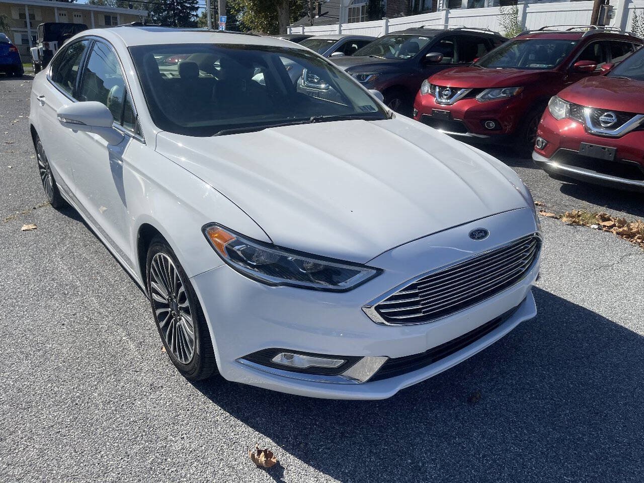 Used 2017 Ford Fusion SE w/ Fusion SE Technology Package AWD/4WD image 3