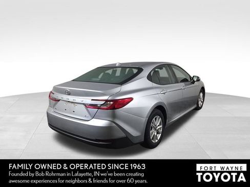 Used 2025 Toyota Camry LE FWD image 7