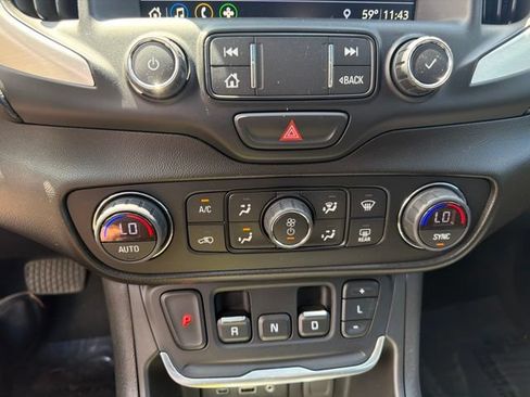 Used 2019 GMC Terrain SLT w/ Preferred Package AWD/4WD image 16