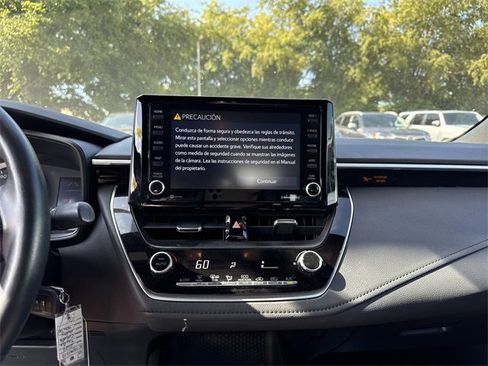 Used 2022 Toyota Corolla SE image 18