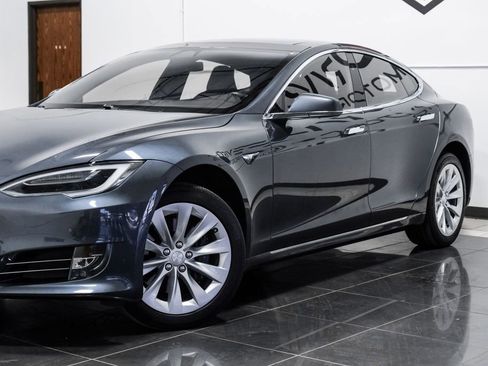 Used 2018 Tesla Model S 75D image 10