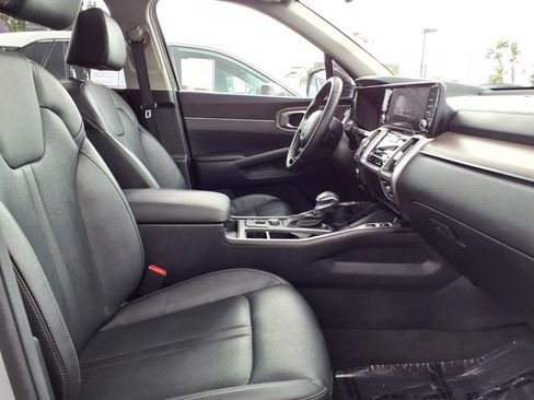Certified 2023 Kia Sorento X-Line EX AWD/4WD image 10