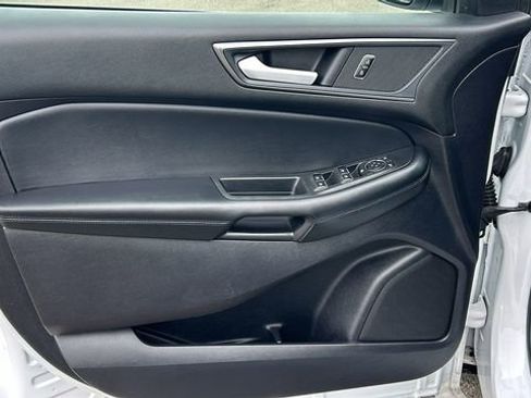 Certified 2020 Ford Edge SE image 16
