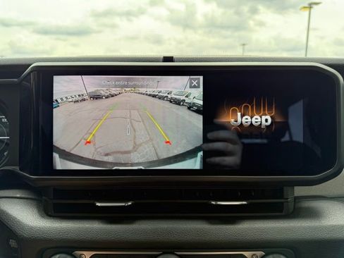 Used 2024 Jeep Wrangler Unlimited w/ Convenience Group image 21