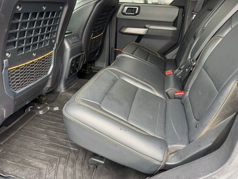 Used 2021 Ford Bronco Badlands image 13