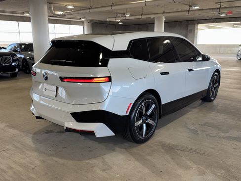 Used 2023 BMW iX xDrive50 w/ Premium Package image 8