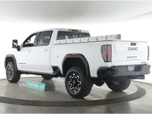 Used 2026 GMC Sierra 2500 AT4X w/ LPO, Black Badging Package AWD/4WD image 8