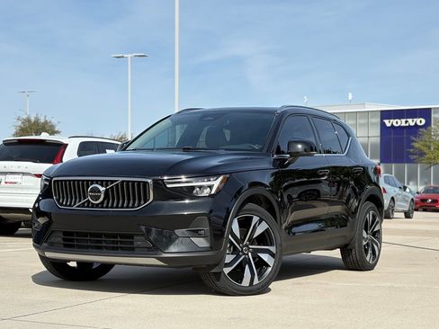Certified 2023 Volvo XC40 B5 Ultimate w/ Protection Package Premier image 2