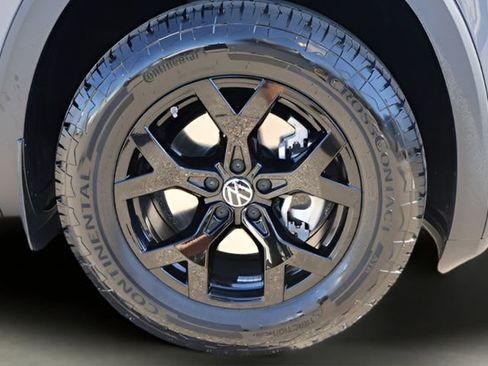 New 2026 Volkswagen Atlas Peak Edition AWD/4WD image 9