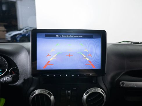 Used 2016 Jeep Wrangler Unlimited Sahara w/ Connectivity Group image 35