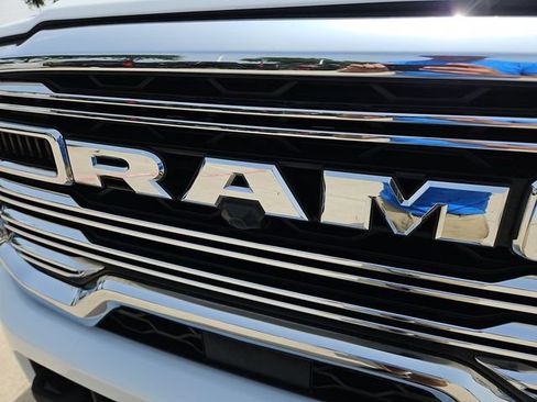 Used 2025 RAM 2500 Laramie AWD/4WD image 29