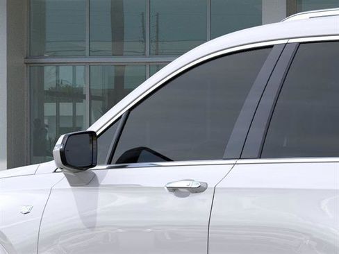 New 2025 Cadillac XT6 Luxury image 12