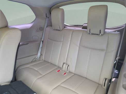 Used 2018 Nissan Pathfinder Platinum AWD/4WD image 25