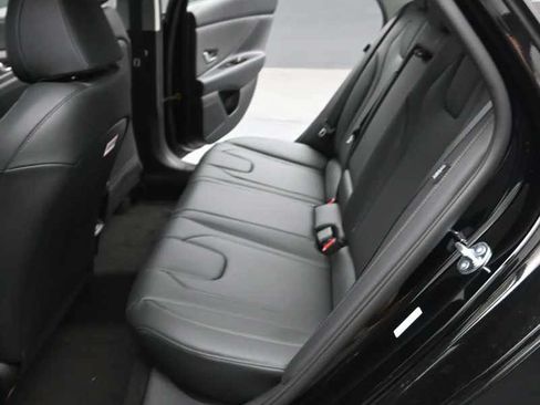New 2026 Hyundai Elantra Limited FWD image 15