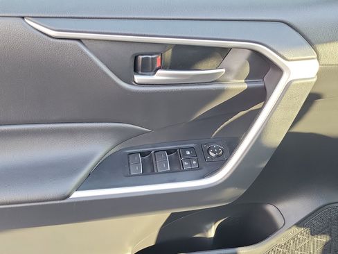 Certified 2025 Toyota RAV4 XLE AWD/4WD image 17