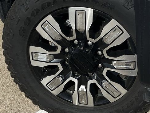 Used 2024 GMC Sierra 3500 Denali w/ Denali Reserve Package image 10