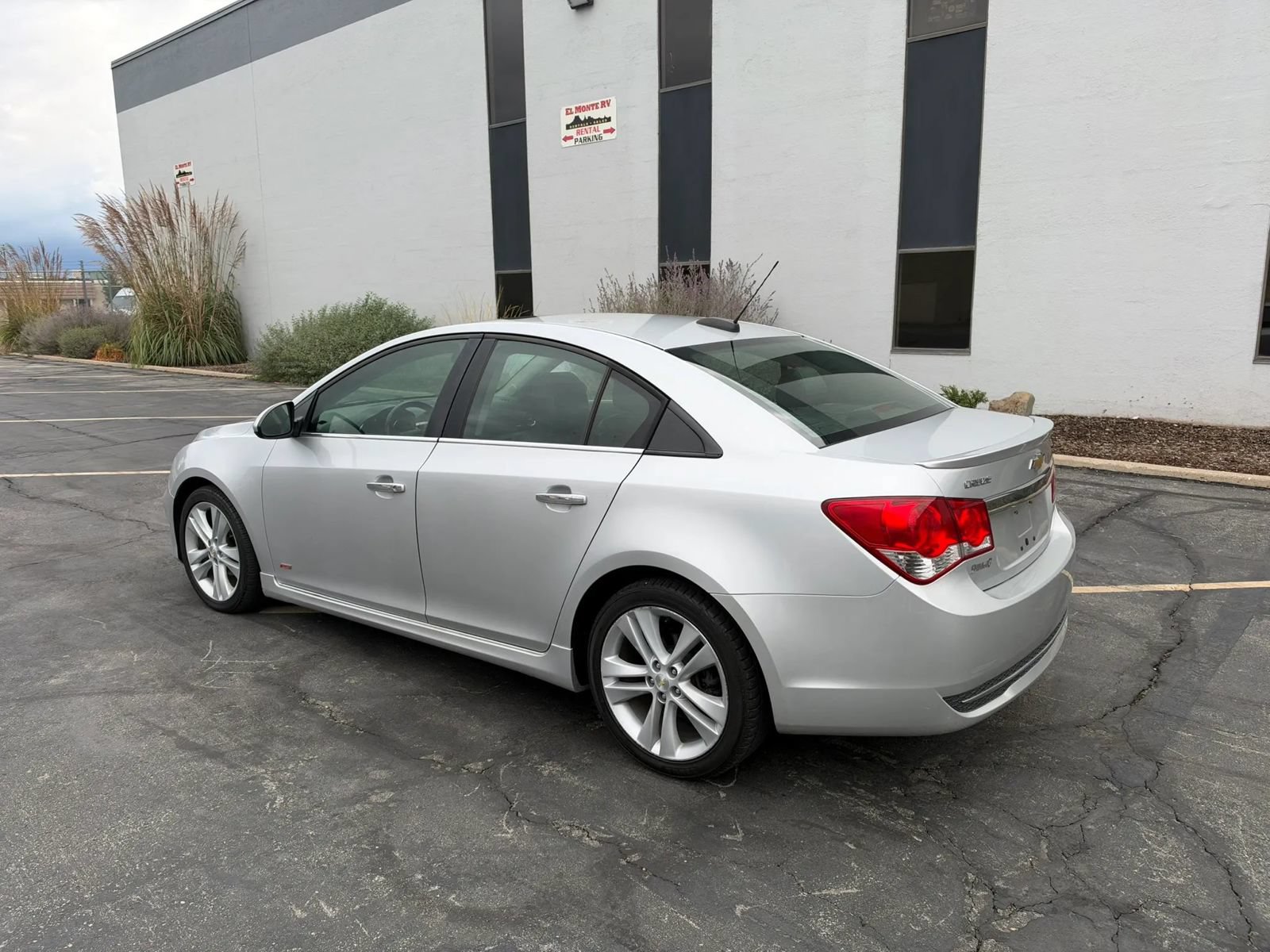 Used 2015 Chevrolet Cruze LTZ w/ Sun, Sound and Sport Package FWD image 3