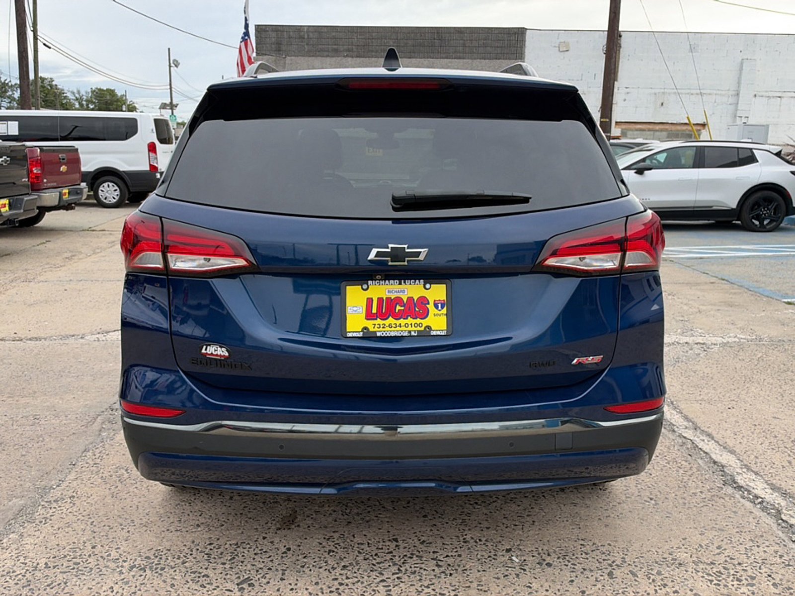 Used 2023 Chevrolet Equinox RS w/ RS Leather Package AWD/4WD image 6
