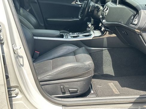 Used 2021 Kia Stinger GT1 image 14