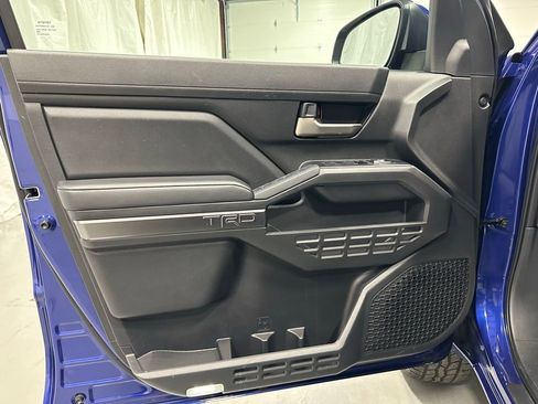 Used 2025 Toyota Tacoma TRD Off-Road image 8