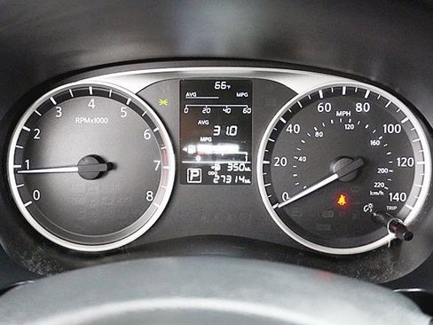 Used 2024 Nissan Kicks S image 31