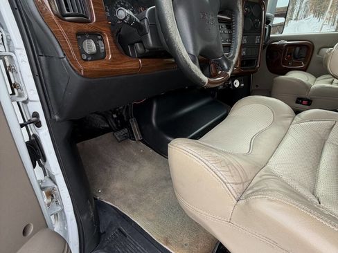 Used 2005 GMC TopKick C4500 4x4 Crew Cab image 45