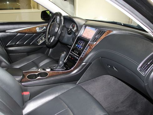 Used 2018 INFINITI Q50 Luxe w/ Essential Package (3.0T Luxe) AWD/4WD image 30