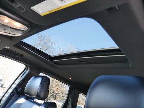 Used 2022 Jeep Grand Cherokee Laredo X image 15