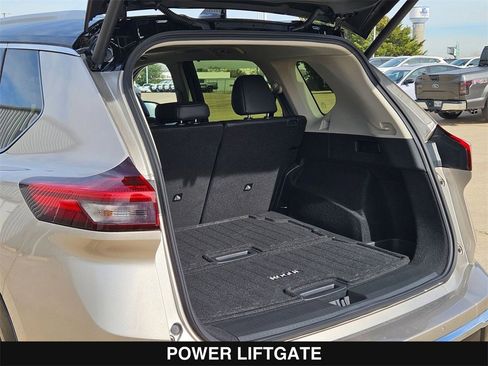 New 2026 Nissan Rogue Platinum image 29