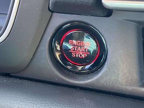 Used 2025 Honda Pilot Touring image 29