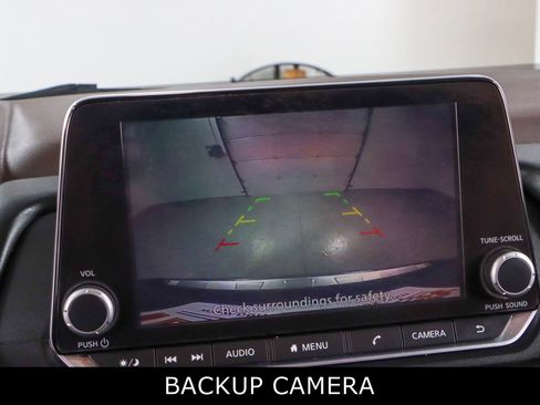 Used 2023 Nissan Rogue SV image 18