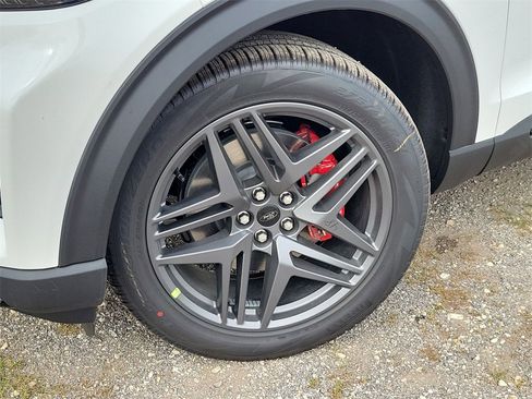 New 2026 Ford Explorer ST image 18