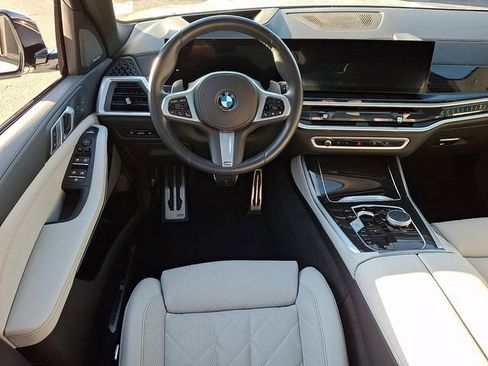 Used 2024 BMW X5 xDrive40i w/ M Sport Package AWD/4WD image 11