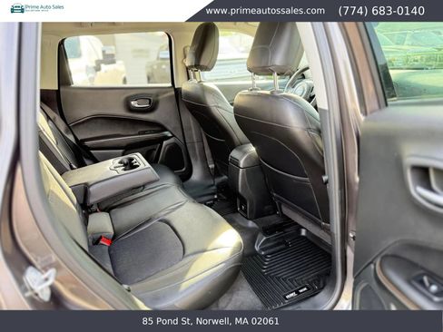 Used 2018 Jeep Compass Latitude AWD/4WD image 29