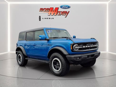Used 2022 Ford Bronco Outer Banks w/ Sasquatch Package image 3