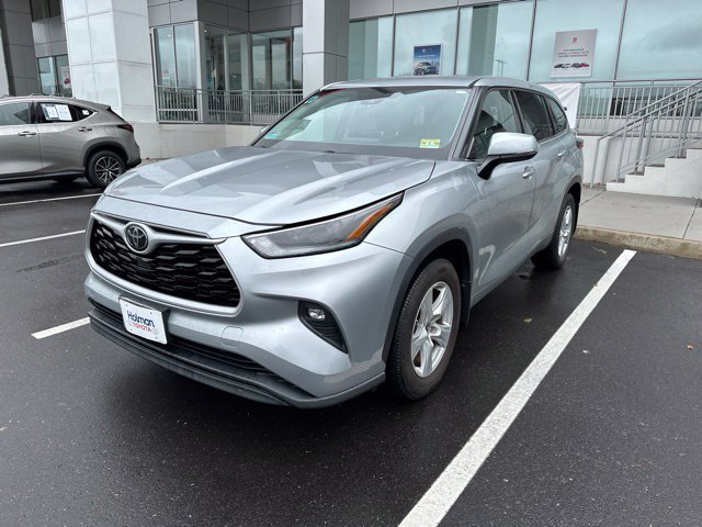 Used 2021 Toyota Highlander LE AWD/4WD image 1