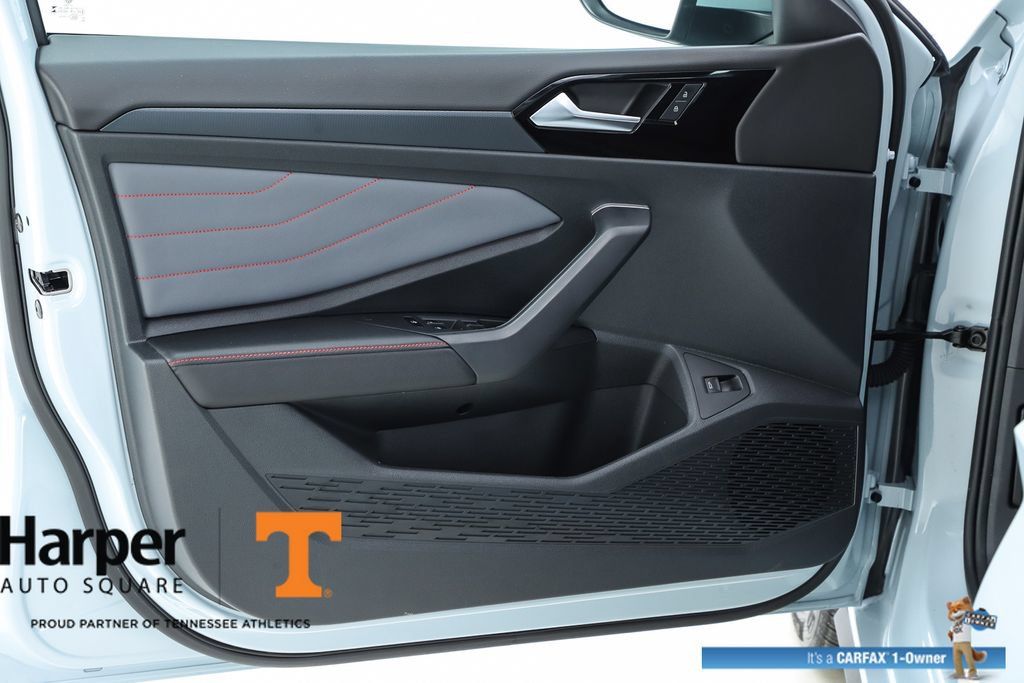 Used 2025 Volkswagen Jetta GLI Autobahn FWD image 18