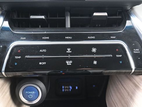 Used 2021 Toyota Venza XLE w/ Softex Package image 25