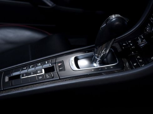 Used 2015 Porsche 911 Turbo S image 25