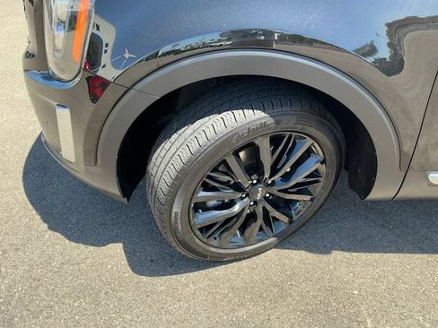 Used 2022 Kia Telluride SX w/ Towing Package FWD image 11