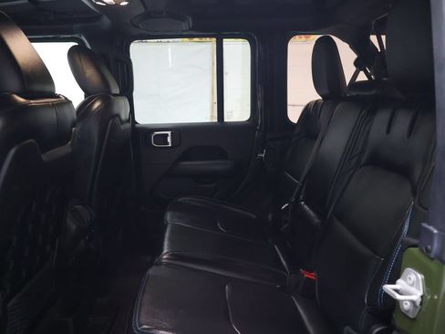 Used 2023 Jeep Wrangler Unlimited Rubicon 4xe w/ Cold Weather Group AWD/4WD image 14