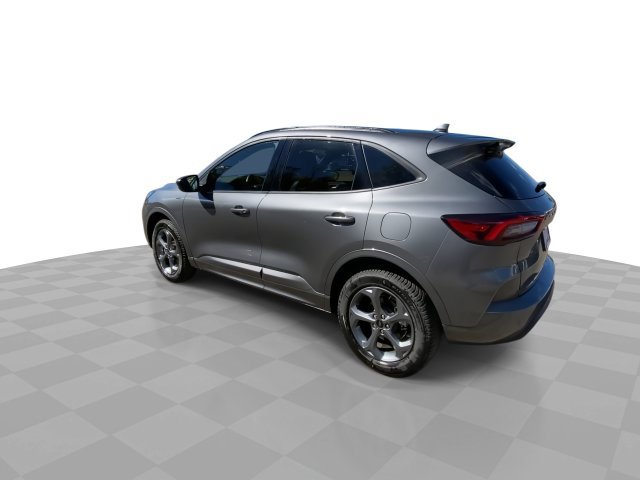 Used 2024 Ford Escape ST-Line w/ Tech Pack #1 AWD/4WD image 8