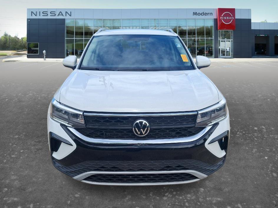 Used 2022 Volkswagen Taos SE AWD/4WD image 2