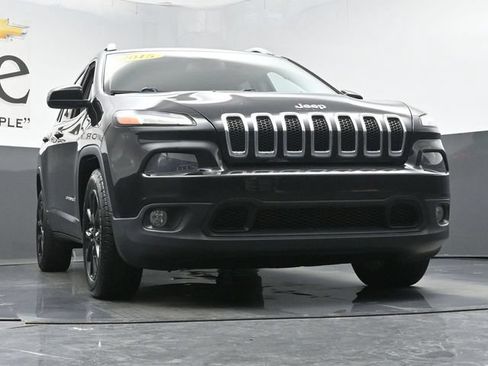 Used 2015 Jeep Cherokee Latitude w/ Cold Weather Group FWD image 3