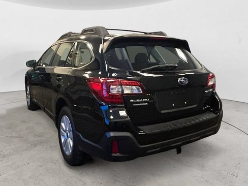 Used 2019 Subaru Outback 2.5i AWD/4WD image 3