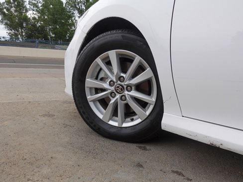 Used 2025 Toyota Camry LE image 8