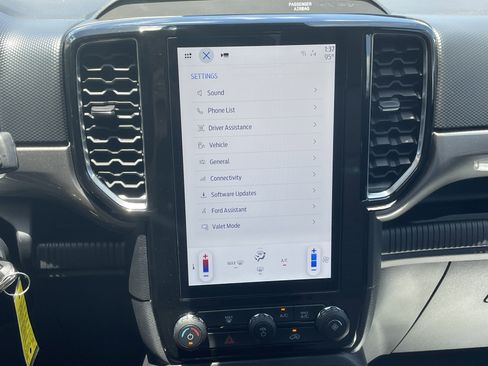 New 2025 Ford Ranger XLT w/ Technology Package image 24