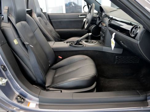 Used 2008 MAZDA MX-5 Miata Grand Touring w/ Premium Pkg RWD image 28